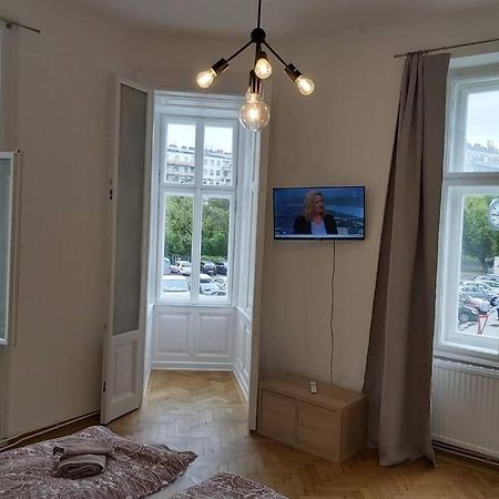 Lovely New 2 Bedroom Near Hannovamarkt ウィーン エクステリア 写真
