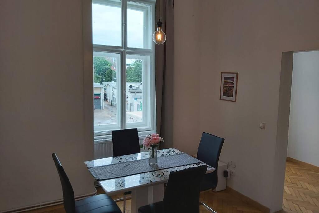 Lovely New 2 Bedroom Near Hannovamarkt ウィーン エクステリア 写真